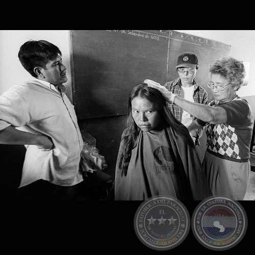 INDÍGENAS DEL PARAGUAY - Fotografía en blanco y negro de Juan Britos